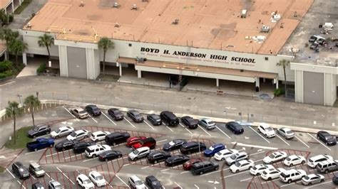 2 students hospitalized after pepper spray disbursed during fight at Boyd Anderson High in Lauderdale Lakes
